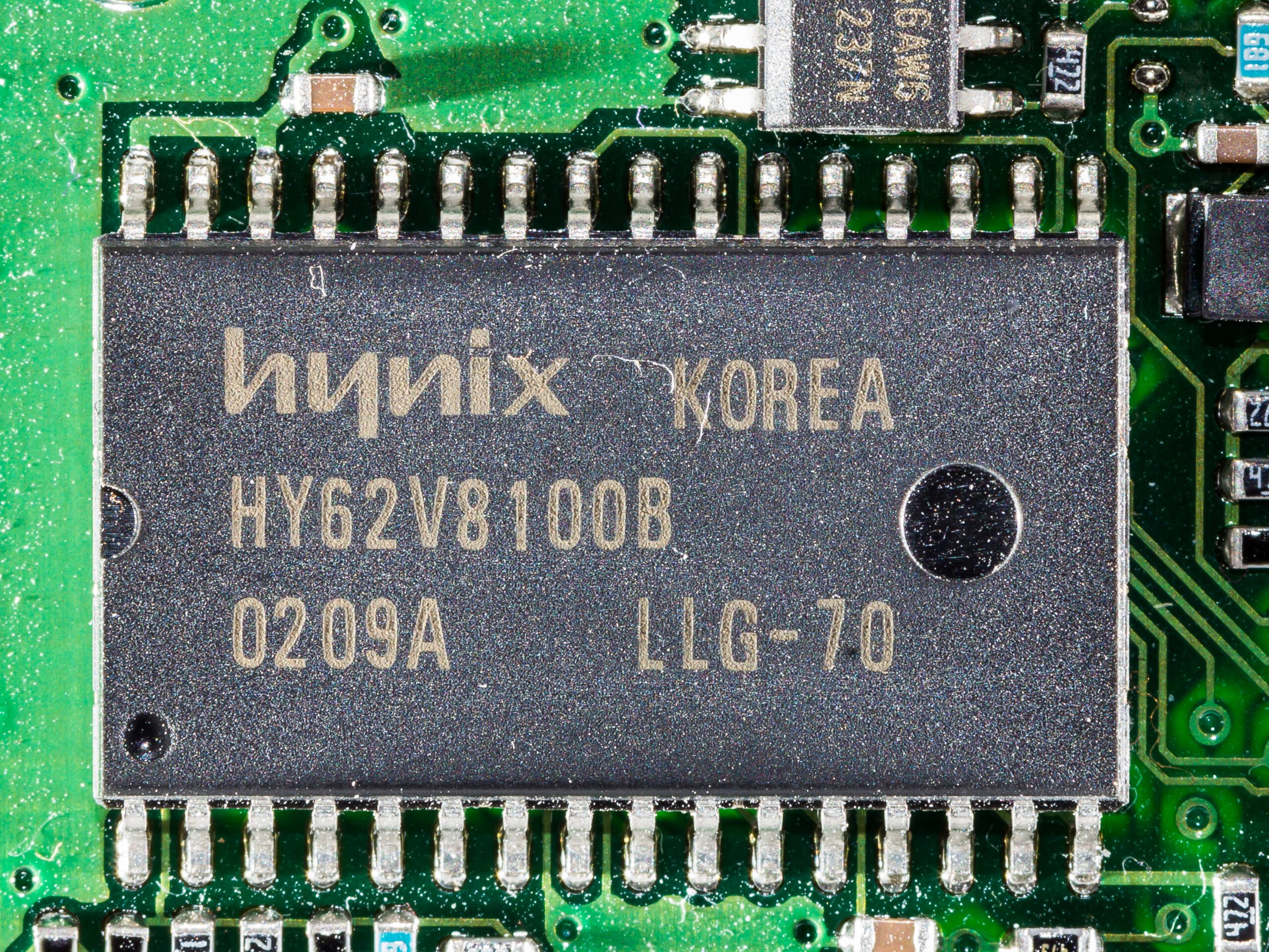 Hynix HY62V8100B SRAM