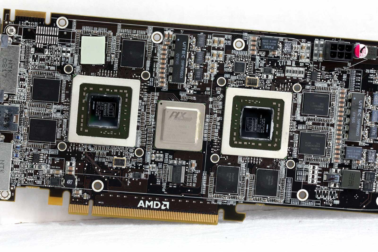 Radeon HD4870 X2: 2 Chips, 1 Card